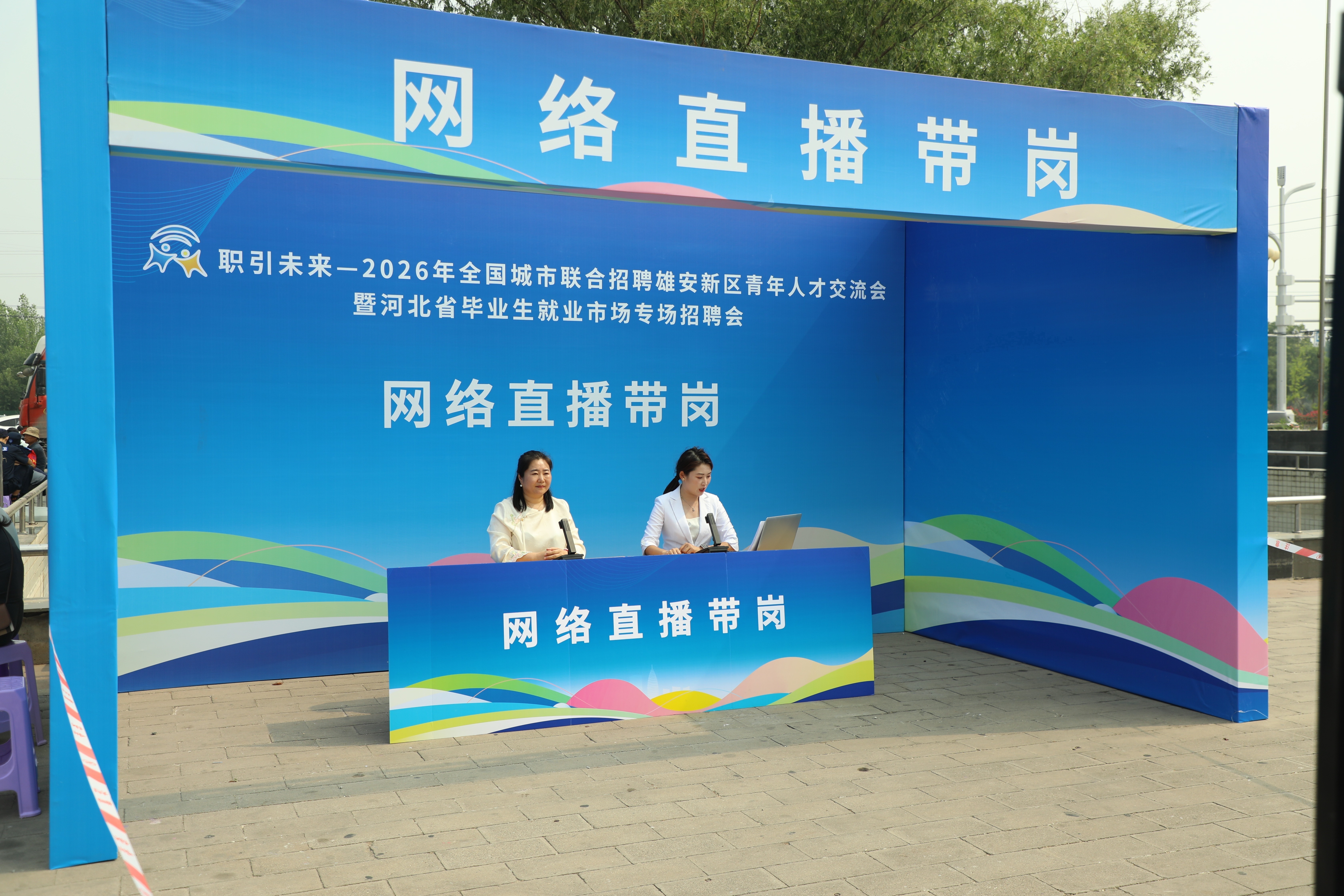下载 (2).jpg